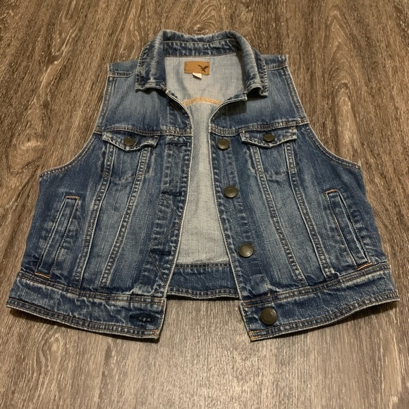 American Eagle Outfitters Jackets & Blazers - American Eagle Classic Denim Vest